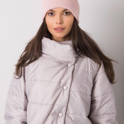 Klasyczna jasnoróżowa zimowa czapka