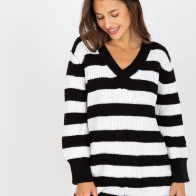 Długi sweter oversize w biało-czarne paski